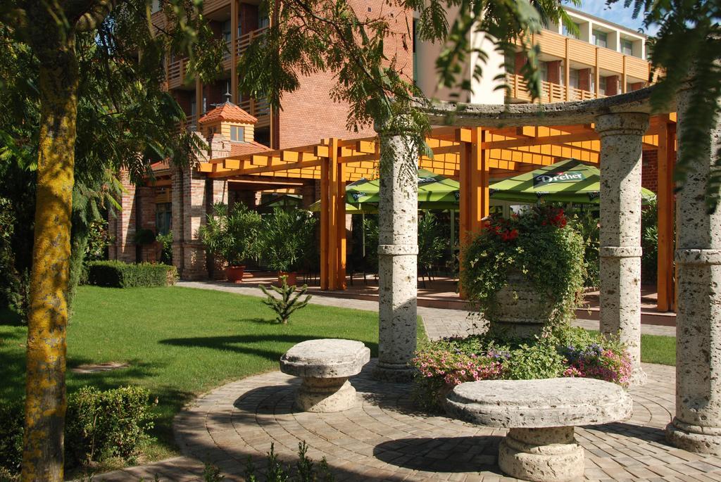 Thermal Hotel Harkány Exterior photo